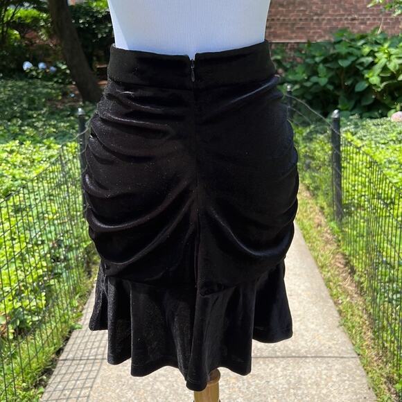 & Other Stories Black Velvet Ruched Mini Skirt - Picture 11 of 11